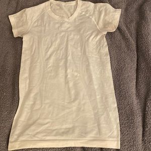 Lululemon short sleeve swiftly tech.